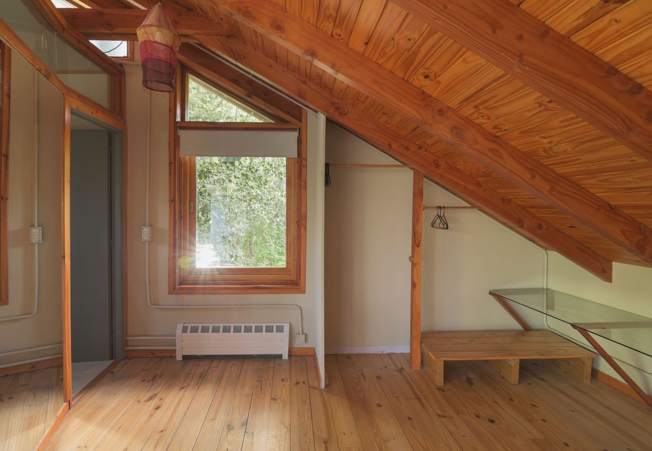 Casa en Villa La Angostura - Antilhue - Casa con vista a la montaña