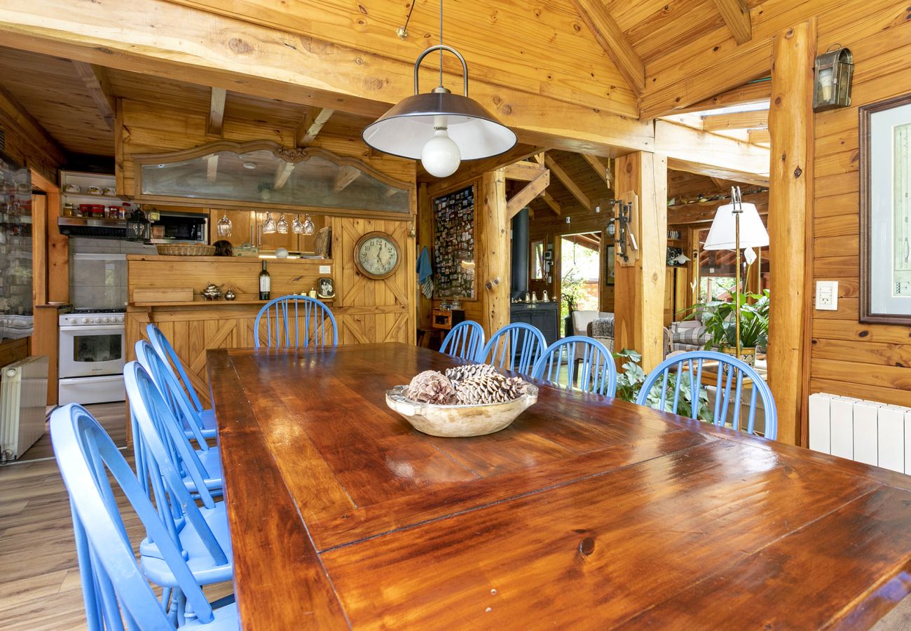 Casa en Villa La Angostura - Costa de Río | Casa con Pileta y Parque