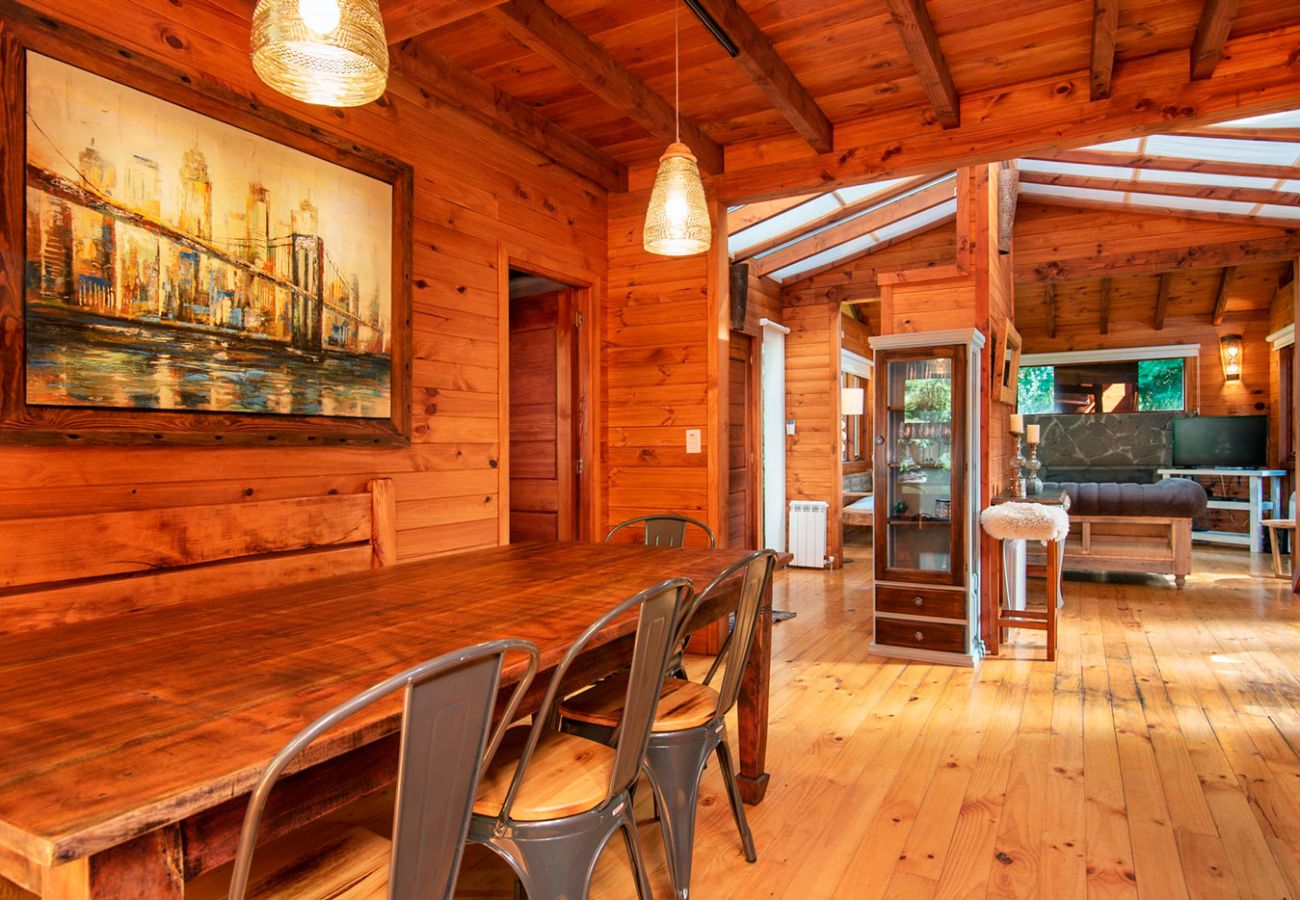 Hermosa mesa para compartir BOG Sulla Montagna Villa La Angostura
