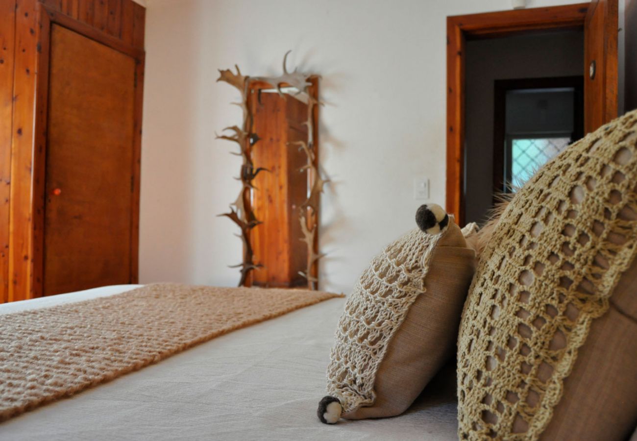 Dormitorio calido y rustico BOG Pichi Ruca Villa La Angostura