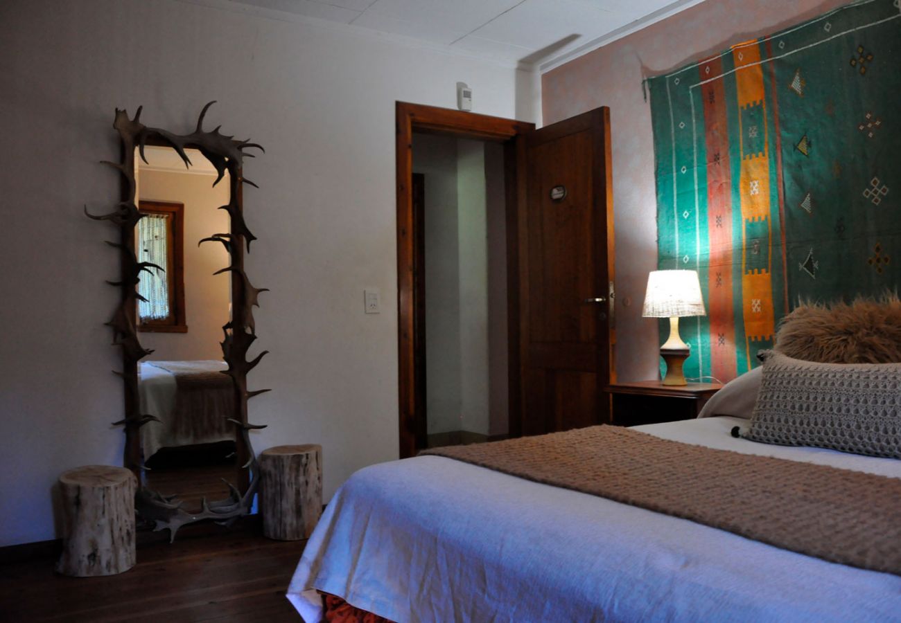 Acogedor dormitorio matrimonial BOG Pichi Ruca Villa La Angostura