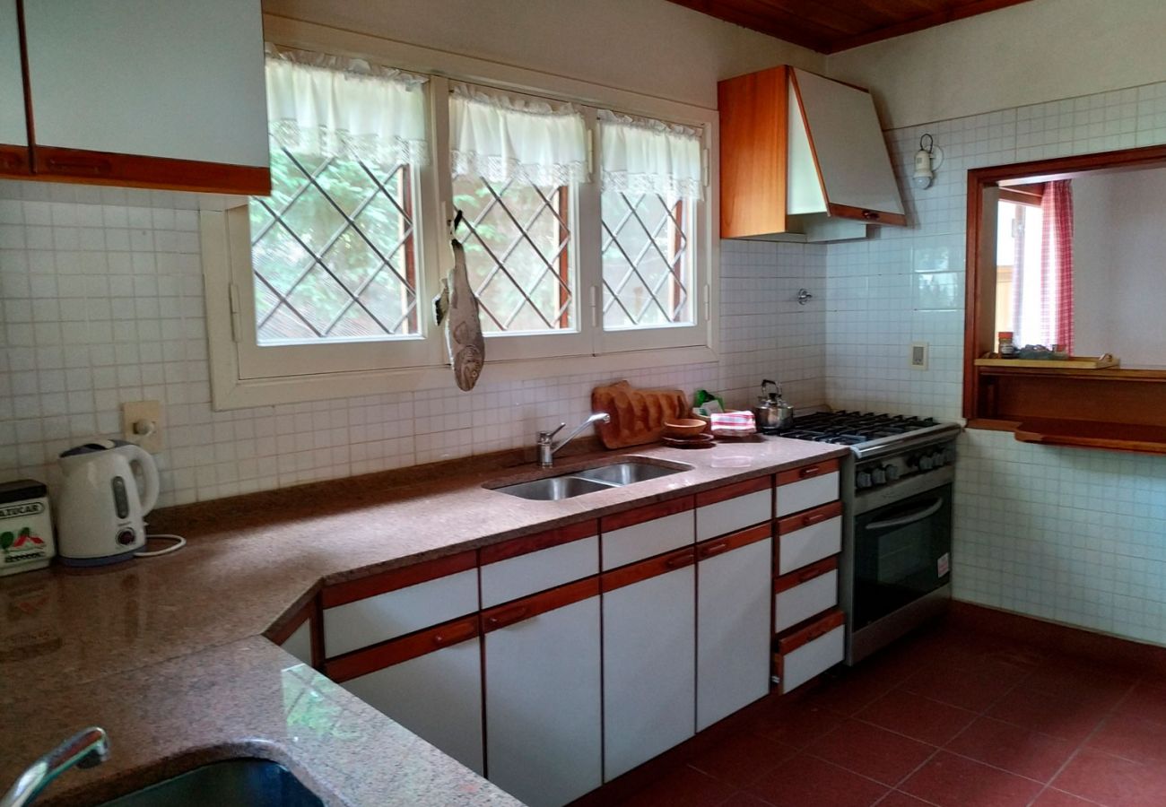 Cocina equipada BOG Pichi Ruca Villa La Angostura