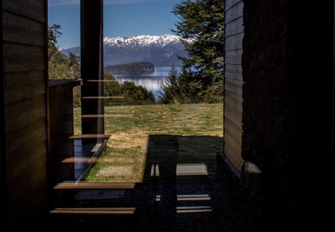 Ventanal con vista BOG JPG Casa con vista al lago Villa La Angostura