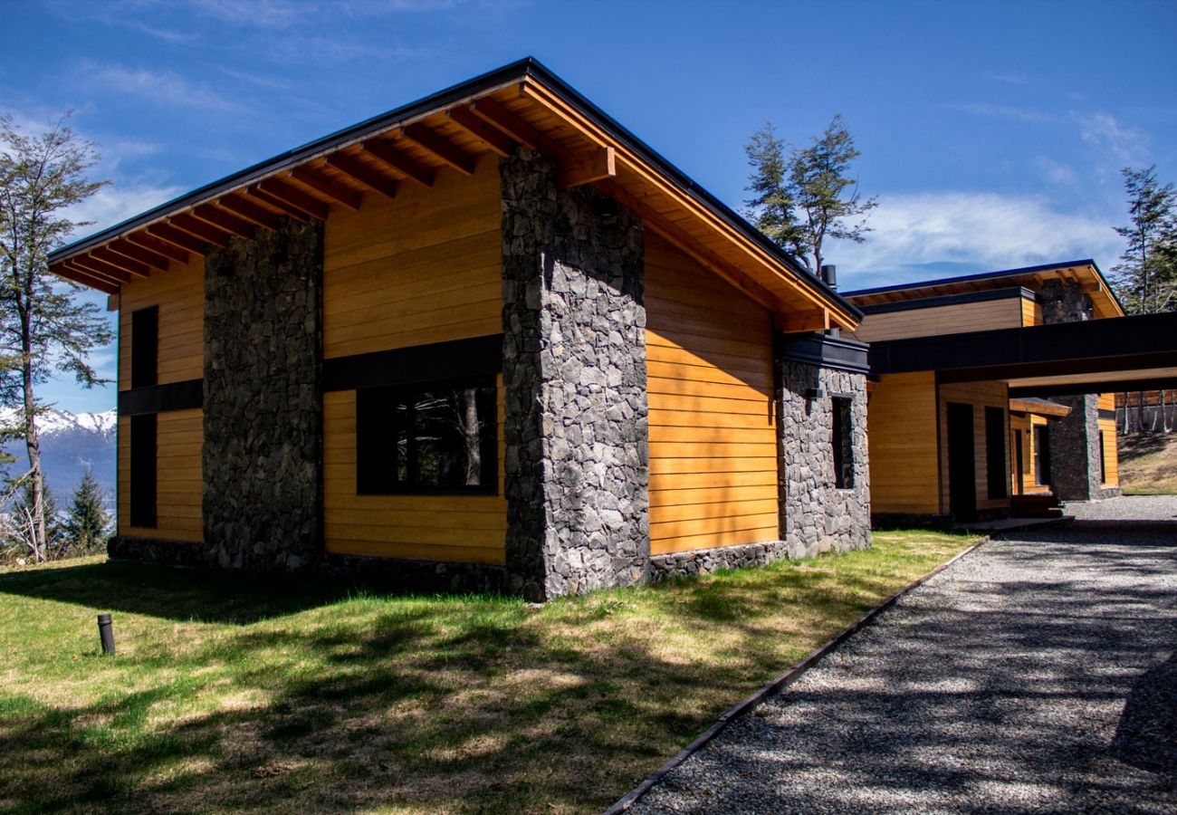 Fachada 2 BOG JPG Casa con vista al lago Villa La Angostura