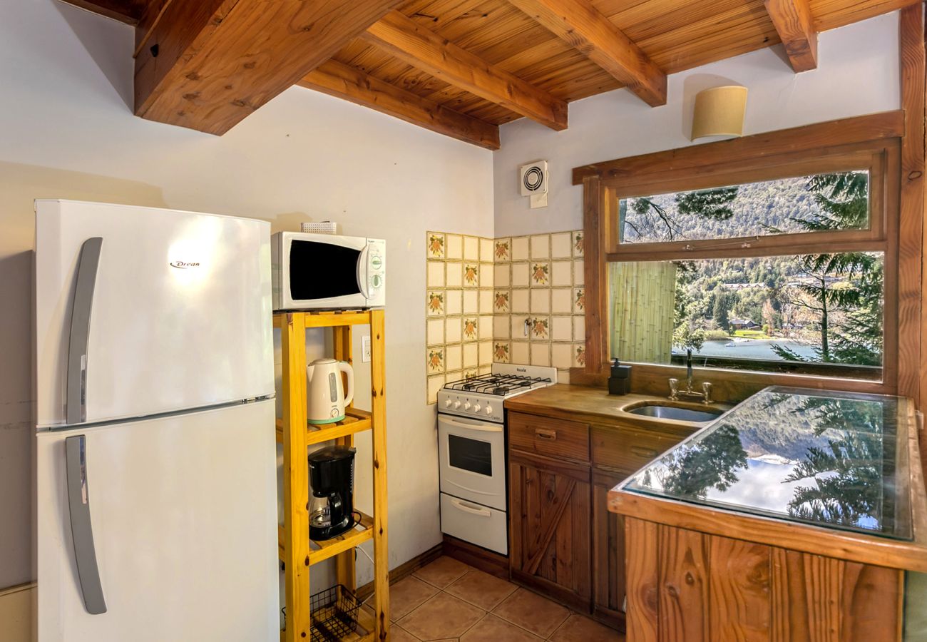 Cabaña en Villa La Angostura - Le Pommier 1 | Cabañas frente al Lago y con Pileta Climatizada