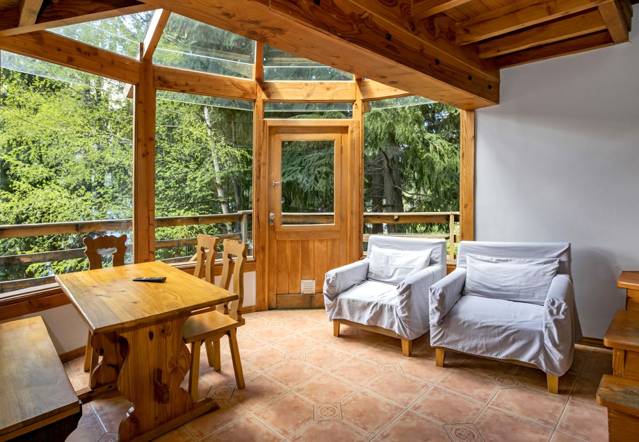 Cabaña en Villa La Angostura - Le Pommier 1 | Cabañas frente al Lago y con Pileta Climatizada