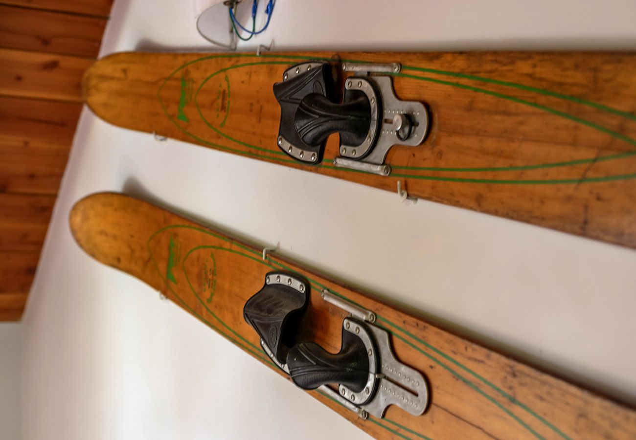 Cabaña en Villa La Angostura - Le Pommier 2 | Cabañas frente al Lago y con Pileta Climatizada