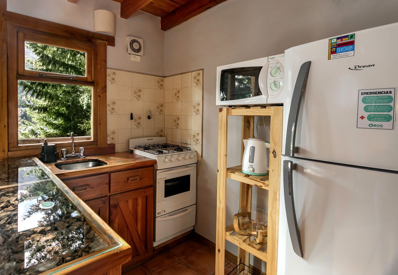 Cabaña en Villa La Angostura - Le Pommier 2 | Cabañas frente al Lago y con Pileta Climatizada