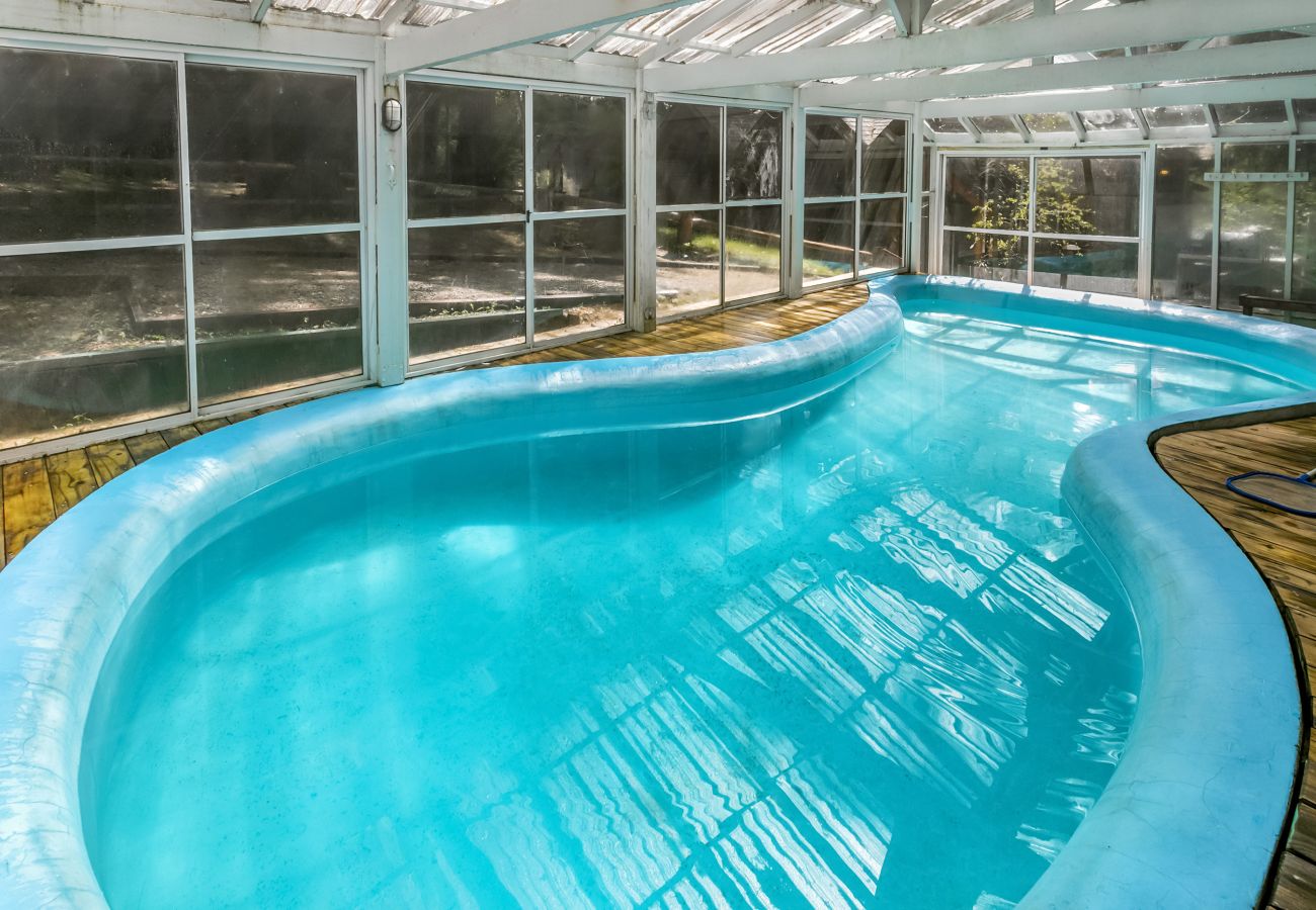 Cabaña en Villa La Angostura - Le Pommier 3 | Cabañas frente al Lago y con Pileta Climatizada