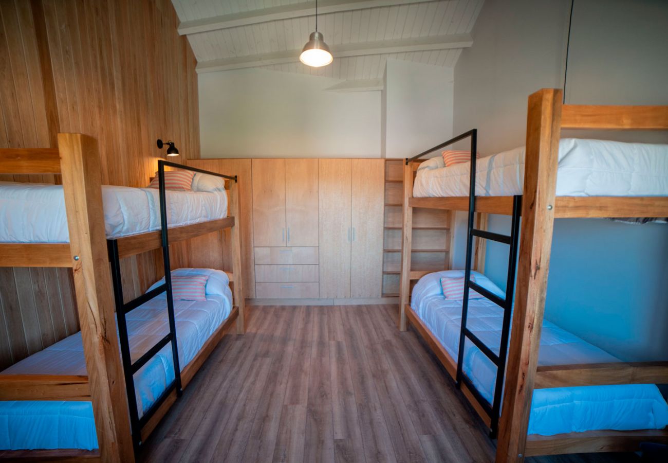 Comodo dormitorio con cuchetas BOG Norway 4 Villa La Angostura