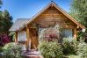 Casa en Villa La Angostura - Jardín de Flores | Casa Acogedora de Madera Casa en Villa La Angostura - Jardín de Flores | Casa Acogedora de Madera