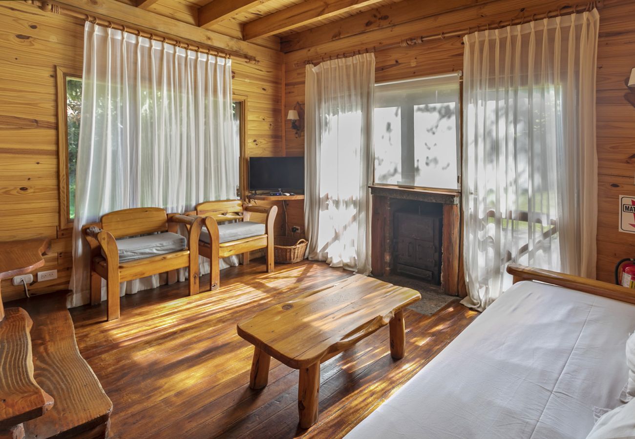 Bungalow en Villa La Angostura - Torres del Bayo 6 | Cabaña Rústica Equipada