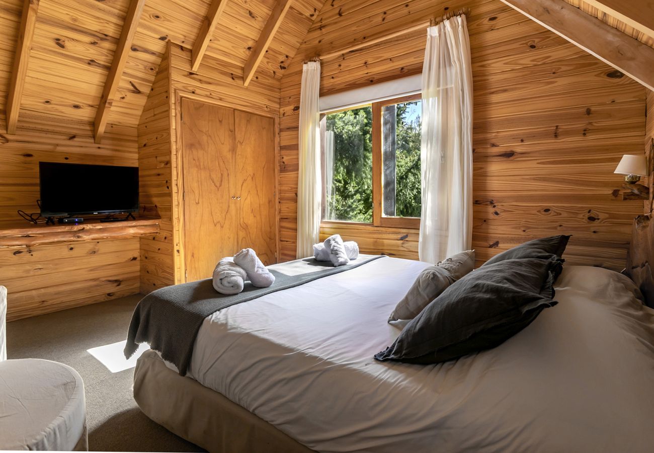 Bungalow en Villa La Angostura - Torres del Bayo 6 | Cabaña Rústica Equipada