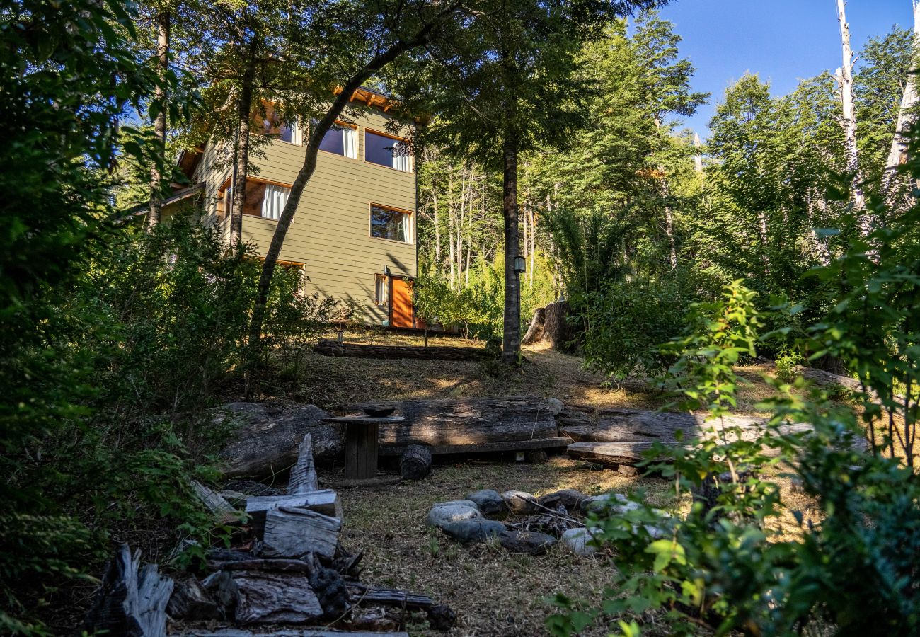 Casa en Villa La Angostura - Budas del bosque