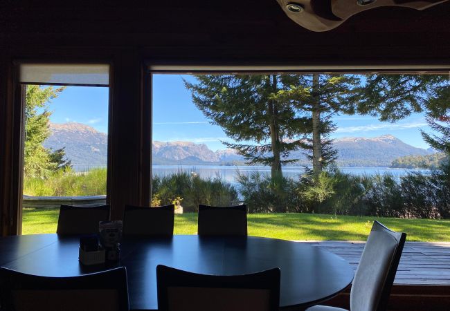 Cabaña en Villa La Angostura - Casa Inalafquen - vista y salida a la playa