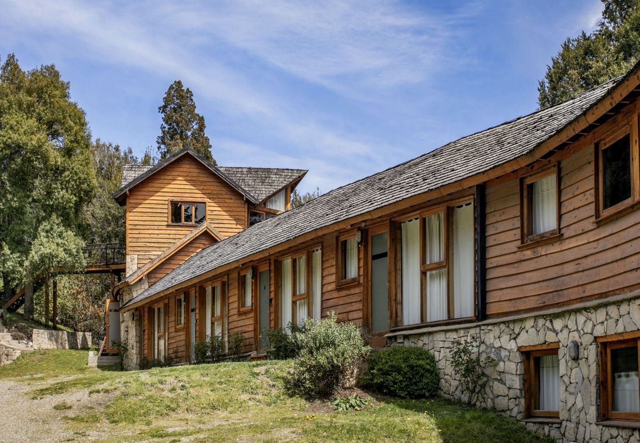 Apartahotel en Villa La Angostura - Altos de Antilhue 2  | Apart Hotel con vistas al bosque