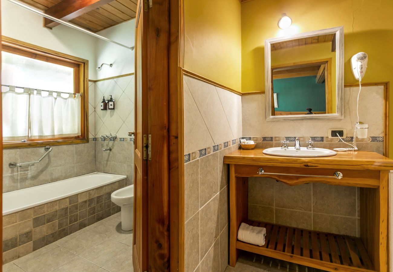 Apartahotel en Villa La Angostura - Altos de Antilhue 4 | Apart Hotel con vistas al bosque