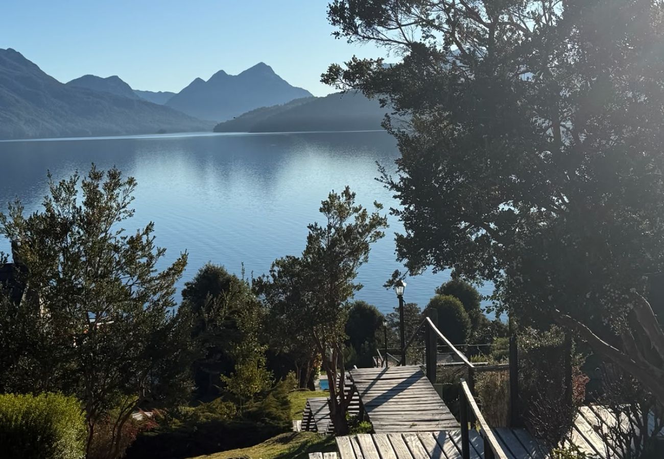 Cabaña en Villa La Angostura - BOG Casas Quetrihue Las Retamas | con vistas al lago