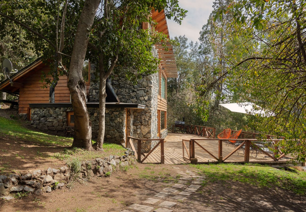 House in Villa La Angostura - Antilhue - House with a Mountain View