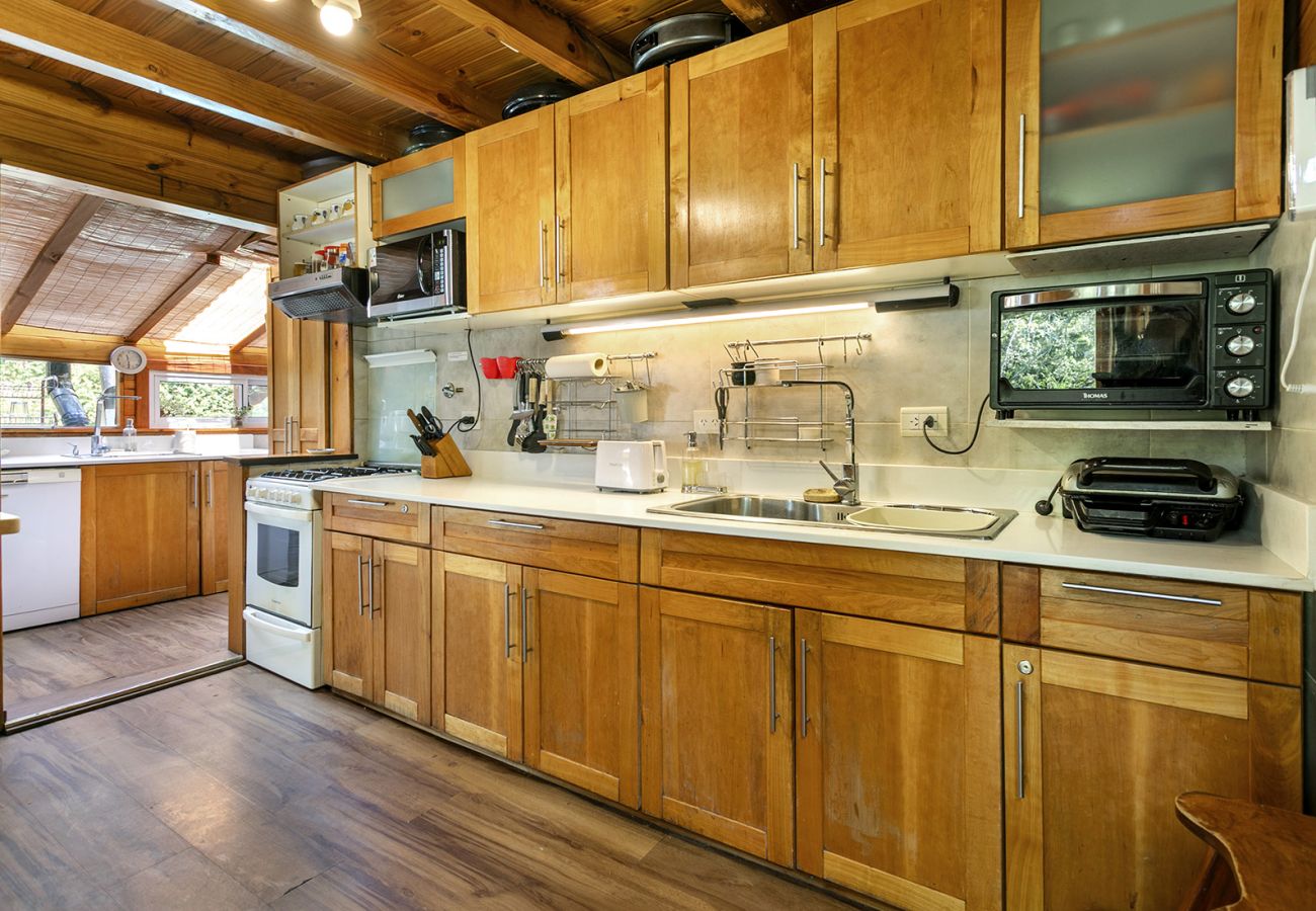 House in Villa La Angostura - Costa de Rio - Casa familiar con parque y piscina