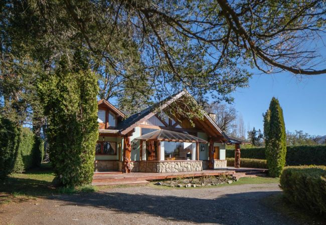  in Villa La Angostura - Casa Glorieta - amplia y luminosa