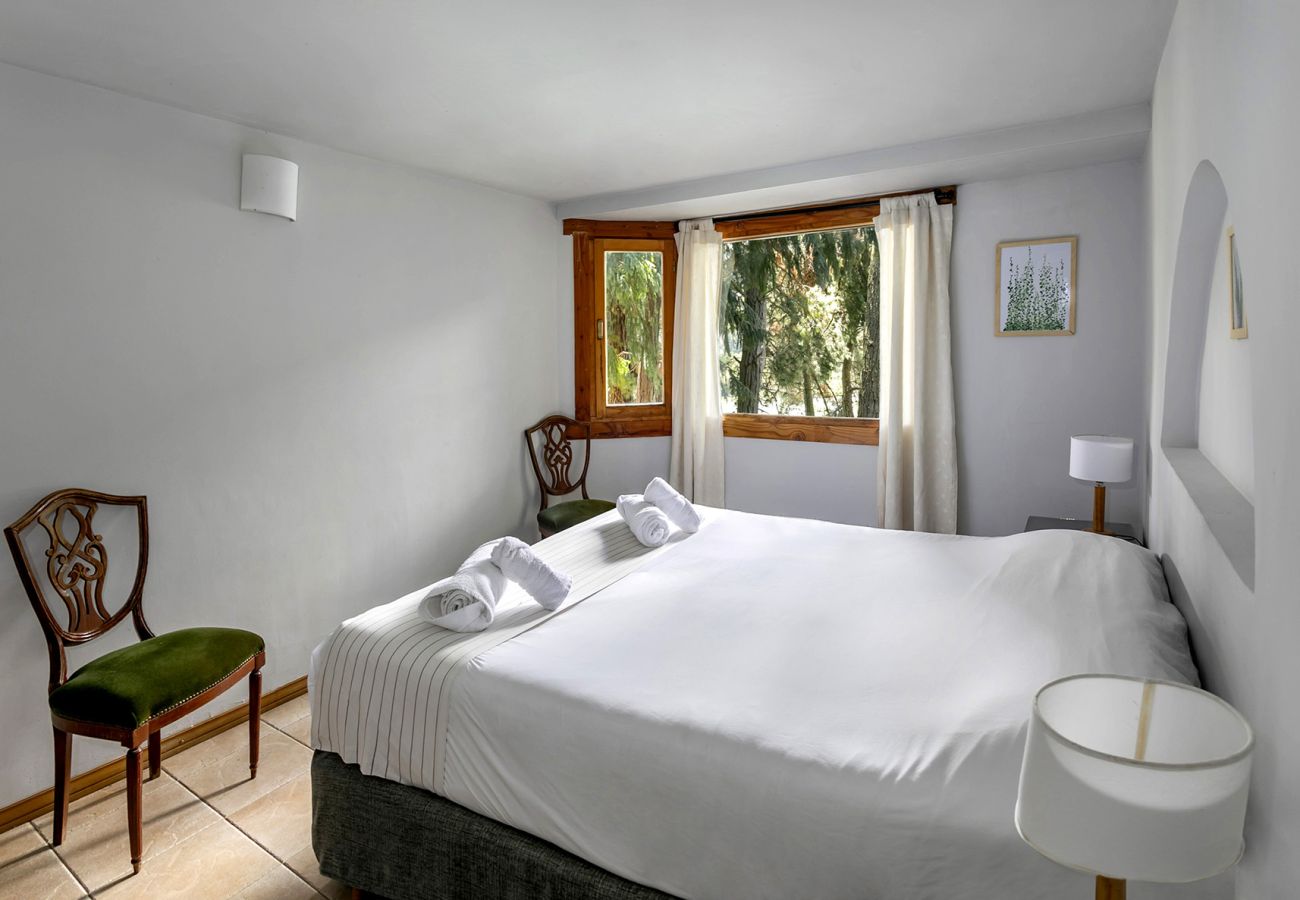 Cabin in Villa La Angostura - Le Pommier 2 | Cabañas frente al Lago y con Pileta Climatizada