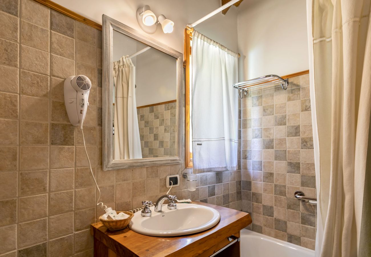 Aparthotel in Villa La Angostura - Altos de Antilhue 5 | Apart Hotel con vistas al bosque