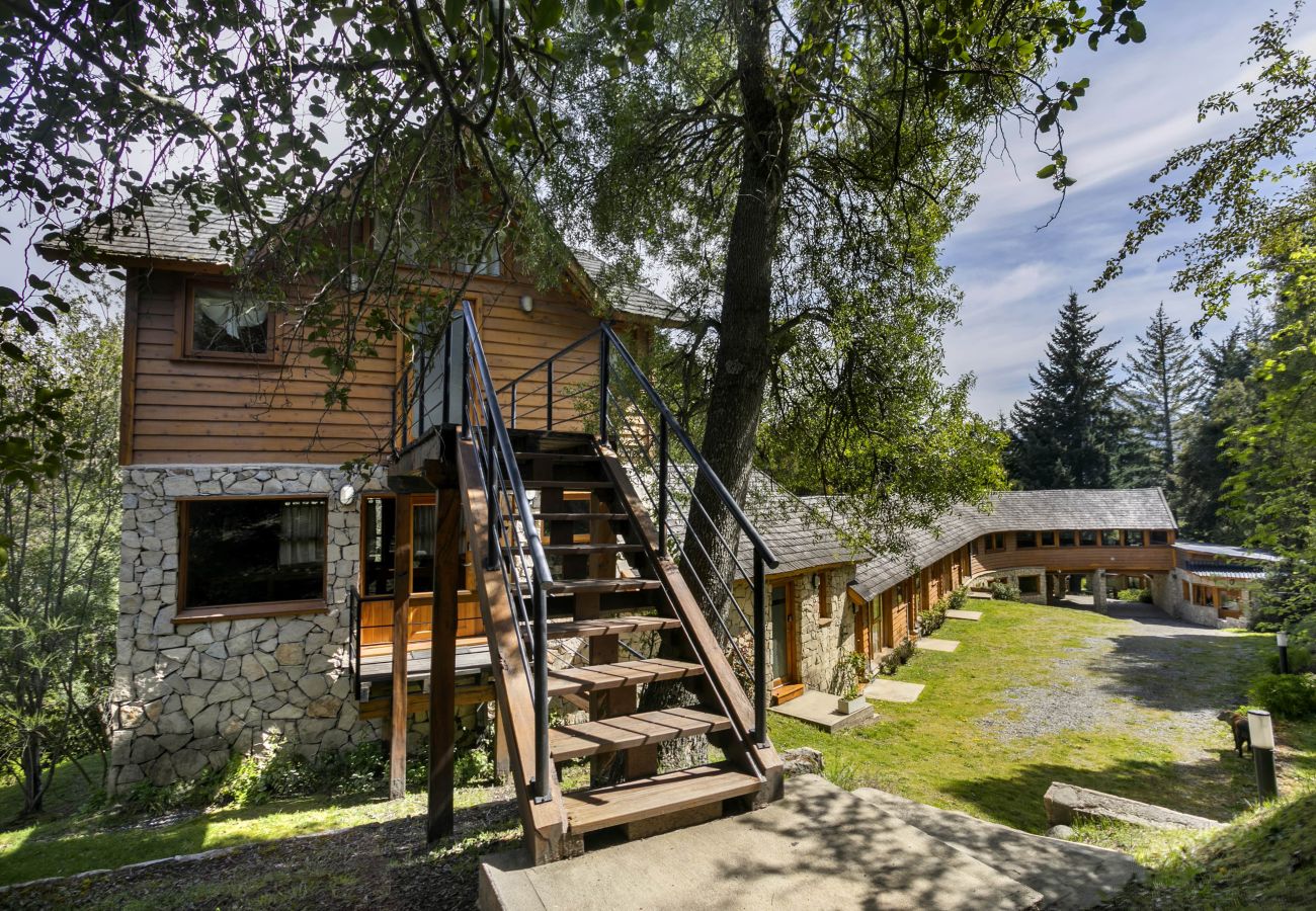 Aparthotel in Villa La Angostura - Altos de Antilhue 6 | Apart Hotel con vistas al bosque