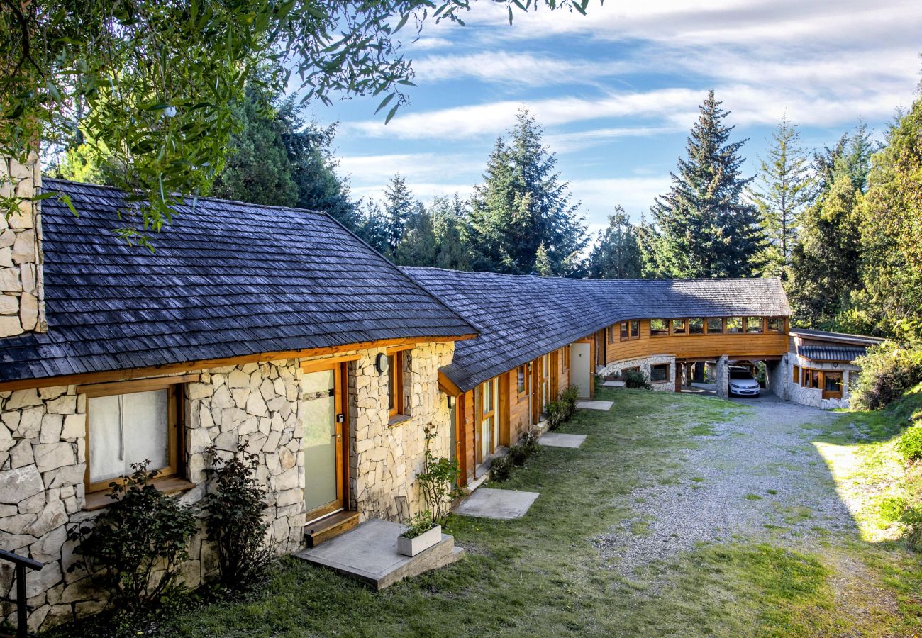 Aparthotel in Villa La Angostura - Altos de Antilhue 1 | Apart Hotel con vistas al bosque