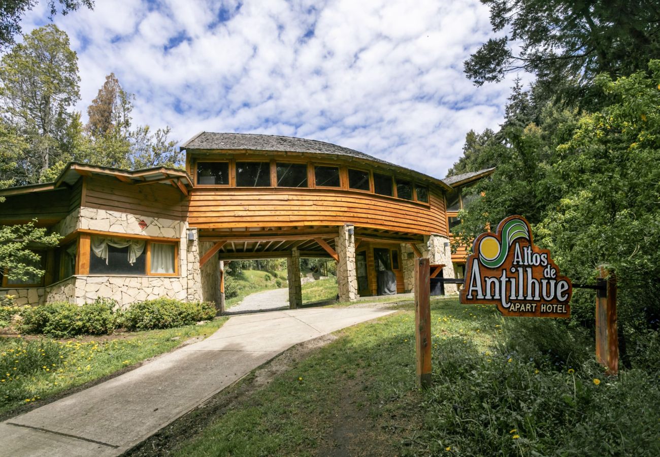 Aparthotel in Villa La Angostura - Altos de Antilhue 2  | Apart Hotel con vistas al bosque