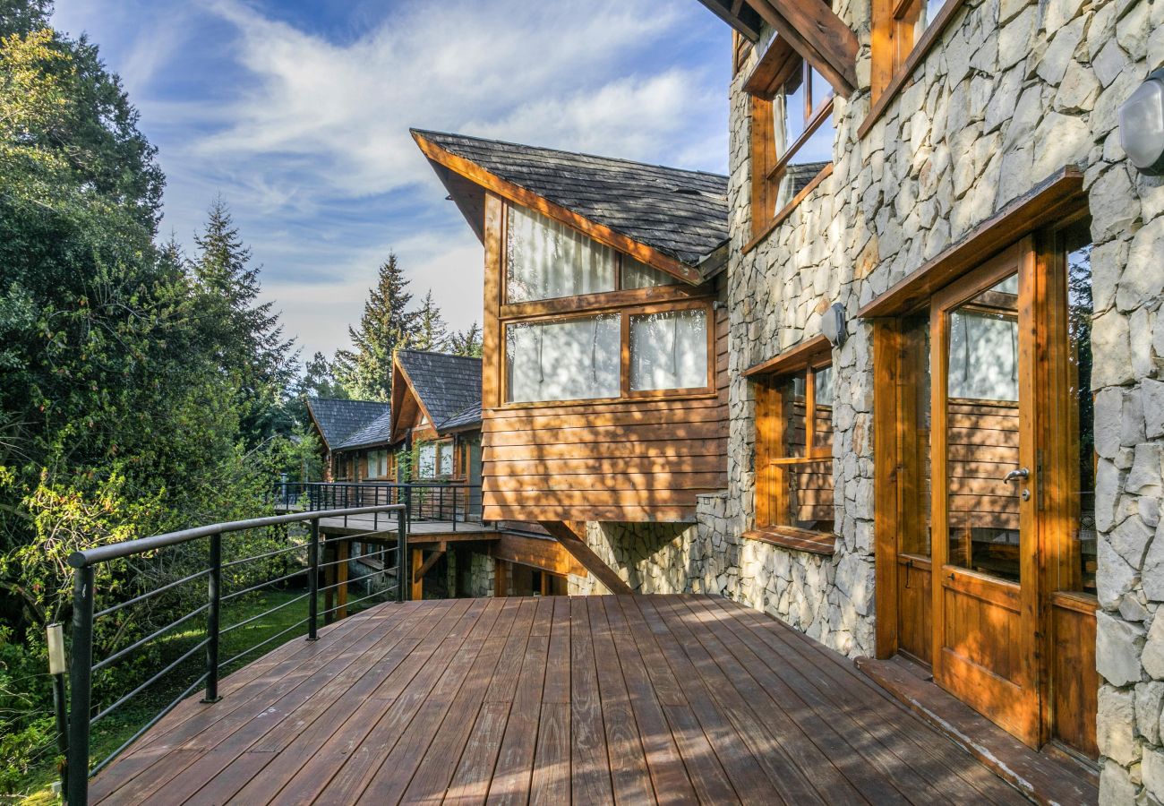 Aparthotel in Villa La Angostura - Altos de Antilhue 4 | Apart Hotel con vistas al bosque