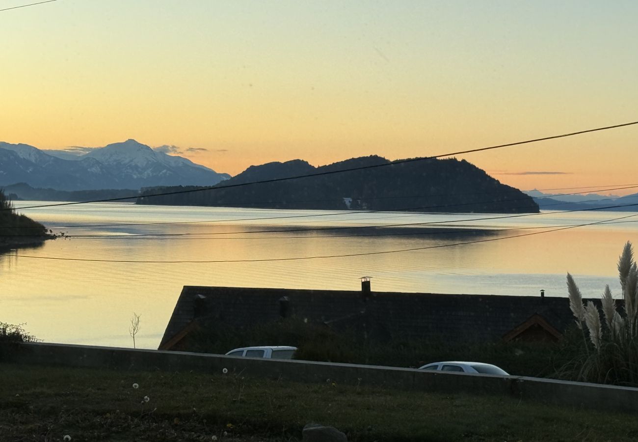 Apartment in San Carlos de Bariloche - Quintaluna Frente al Lago | Pileta y Vista