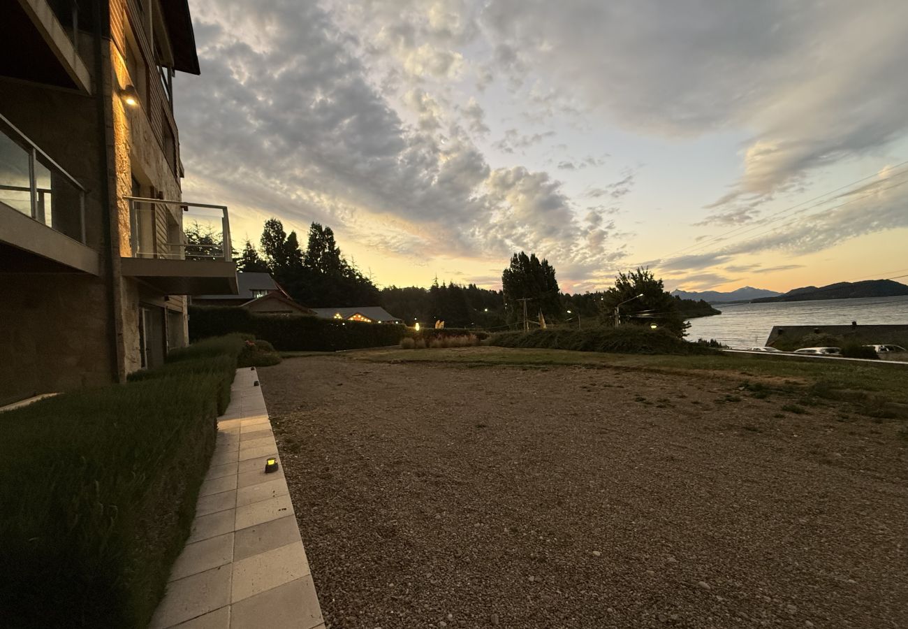 Apartment in San Carlos de Bariloche - Quintaluna Frente al Lago | Pileta y Vista