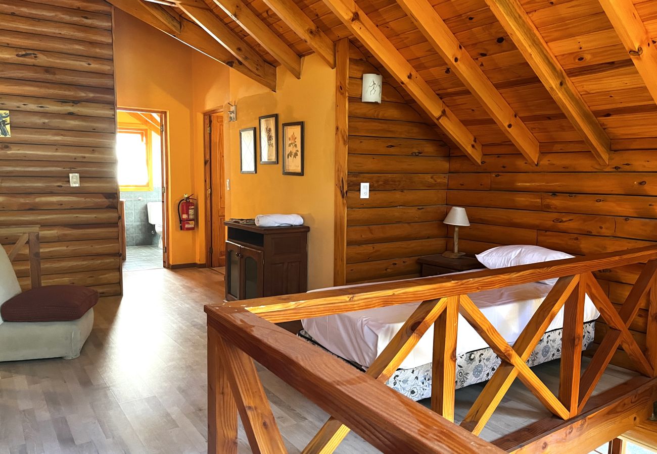 Cabin in Villa La Angostura - Rumel 1 - Cabaña en el bosque a metros del río Bonito 