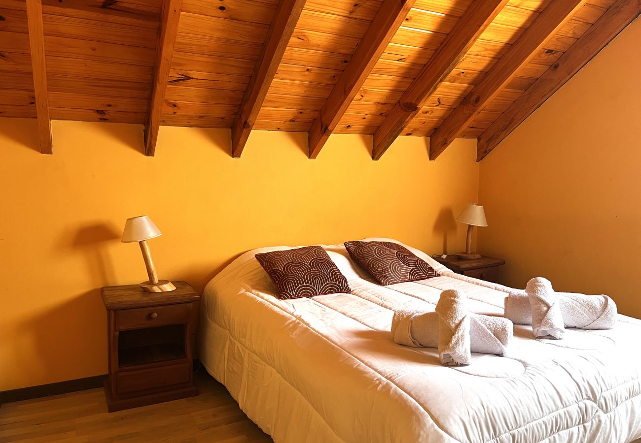 Cabin in Villa La Angostura - Rumel 1 - Cabaña en el bosque a metros del río Bonito 