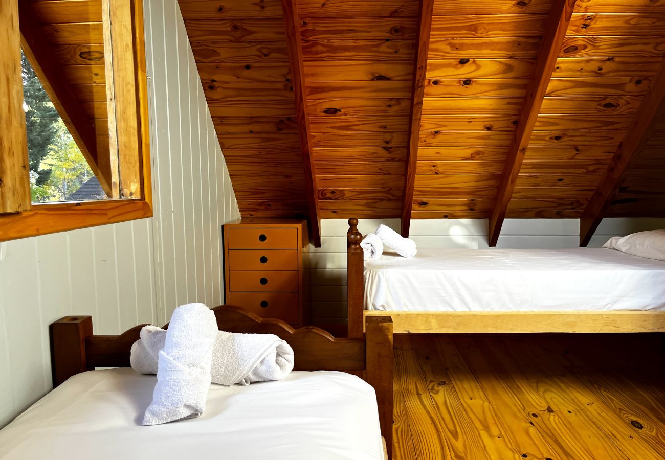 Cabin in Villa La Angostura - Rumel 2 - Cabaña en el bosque 