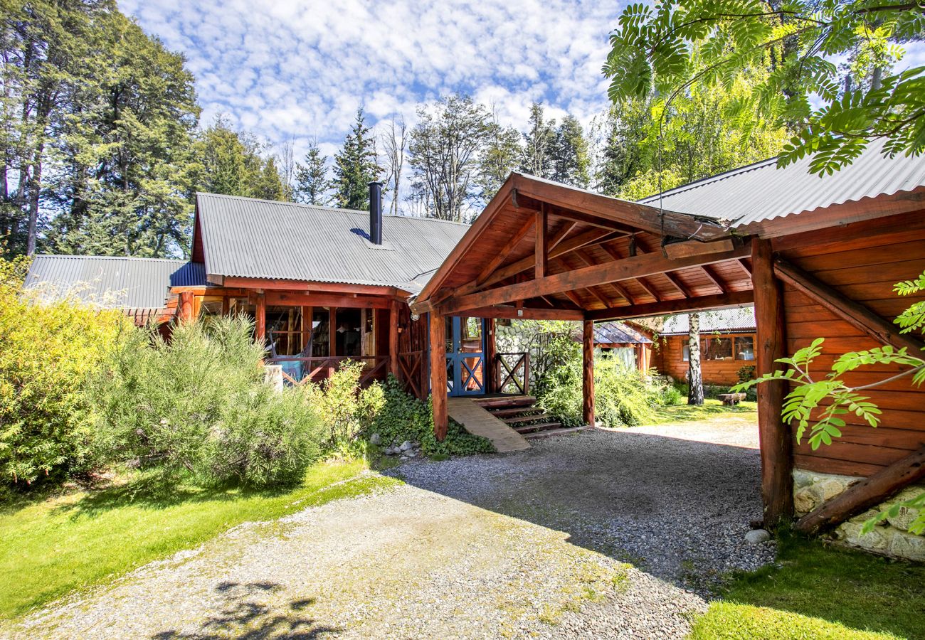 Casa em Villa La Angostura - Costa de Rio - Casa familiar con parque y piscina