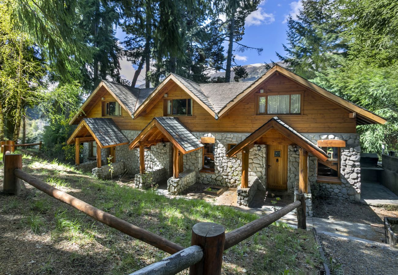 Cabana em Villa La Angostura - Le Pommier 1 - Cabaña con vista al Lago y pileta climatizada