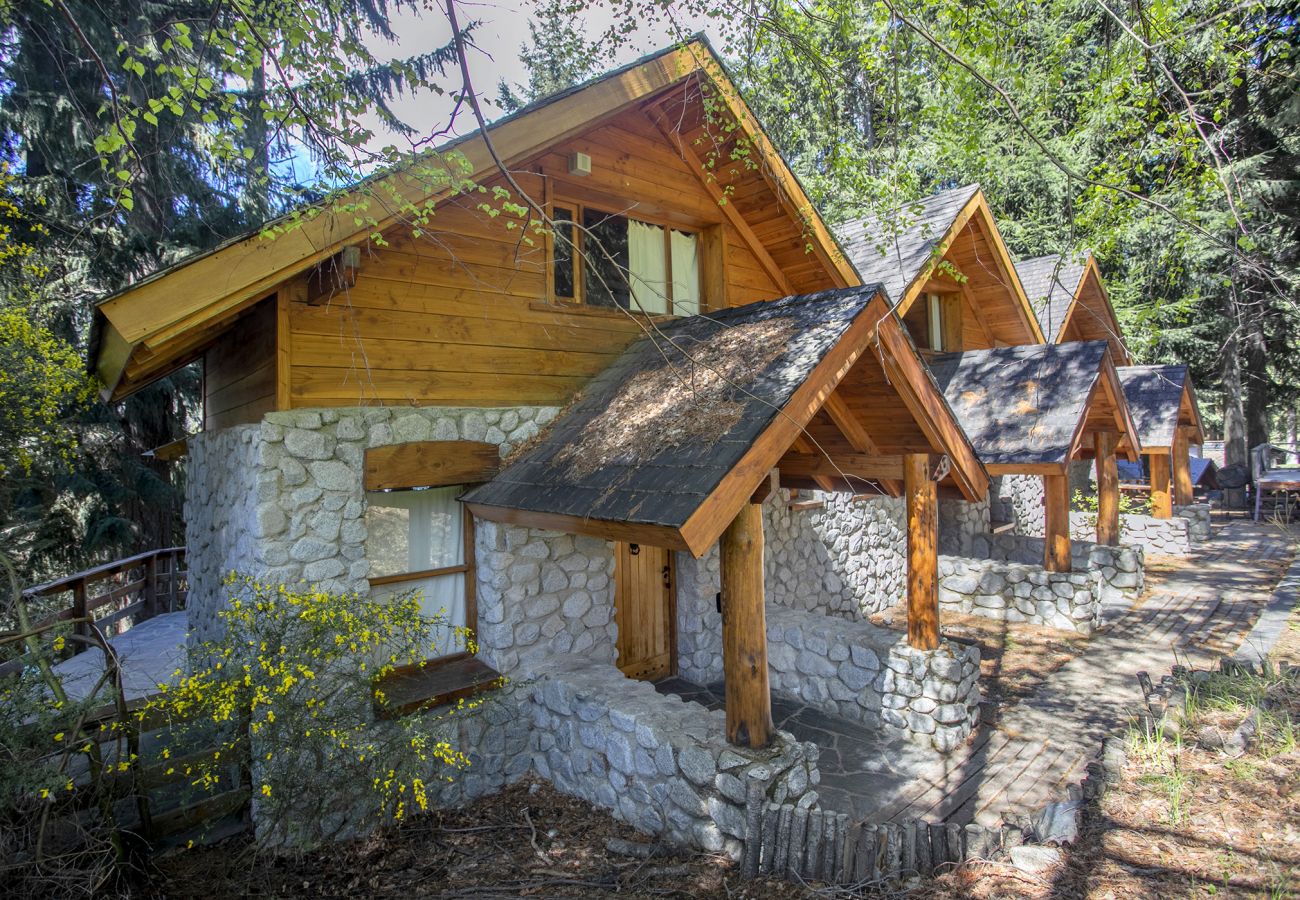 Cabana em Villa La Angostura - Le Pommier 2 | Cabañas frente al Lago y con Pileta Climatizada