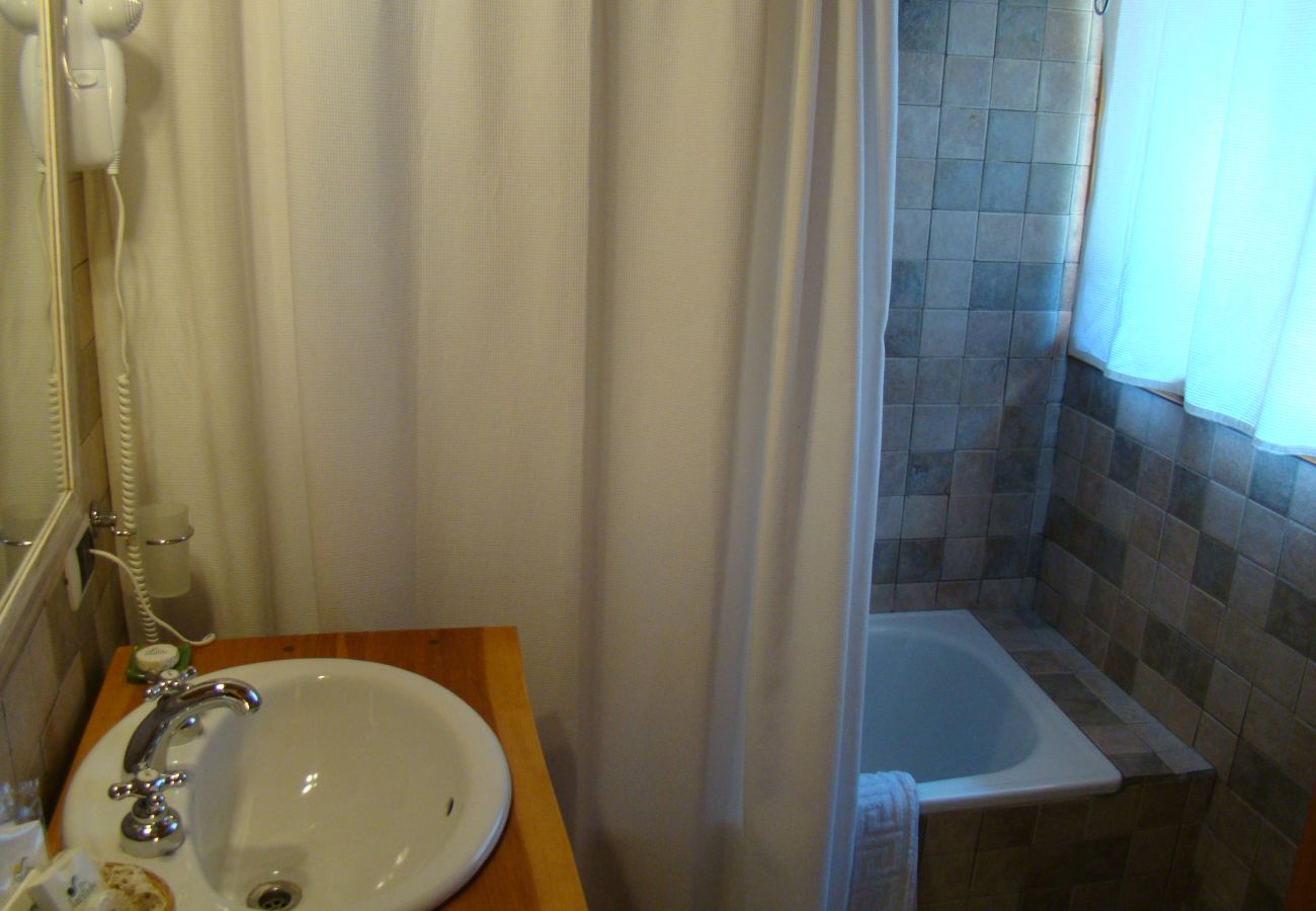 Cabana em Villa La Angostura - Altos de Antilhue 4 | Apart Hotel con vistas a los cerros