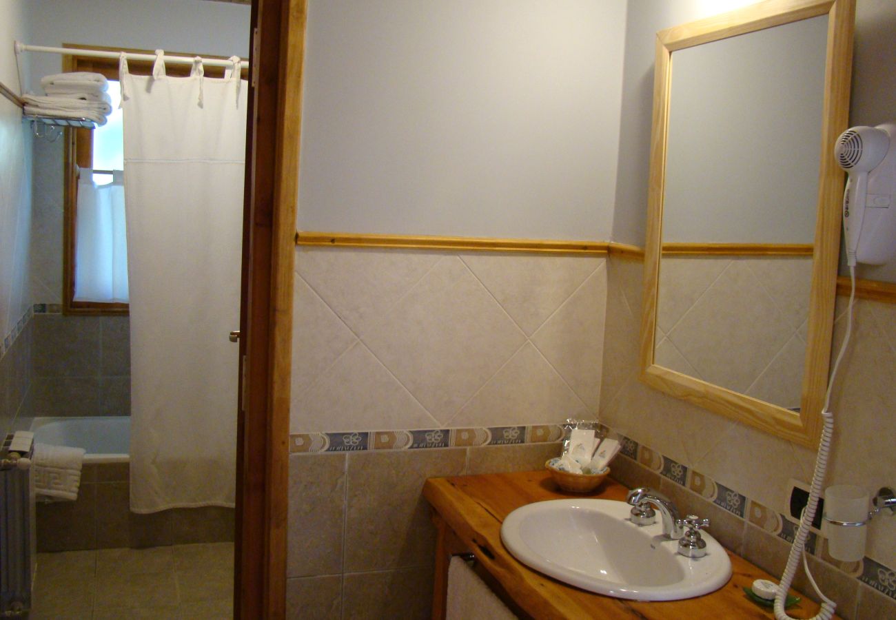 Cabana em Villa La Angostura - Altos de Antilhue 4 | Apart Hotel con vistas a los cerros
