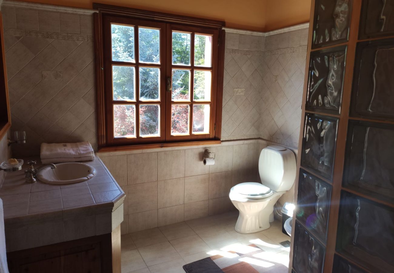 Chalet em San Carlos de Bariloche - BOG - Casona de Montaña en Bariloche Chalet em San Carlos de Bariloche - BOG - Casona de Montaña en Bariloche