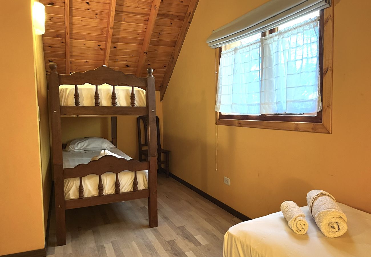 Cabana em Villa La Angostura - Rumel 1 - Cabaña en el bosque a metros del río Bonito 